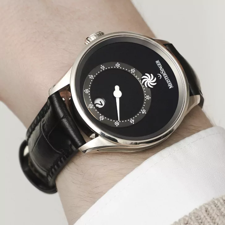 MeisterSinger_Panthero_PTJH902_Wristshot_01_Landscape_low-res